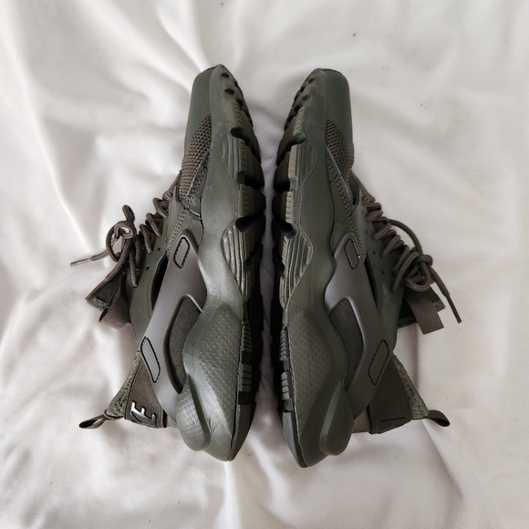 Nike Air Sneaker men's size 8 Moss Green Huarache Run - Picture 11 of 16